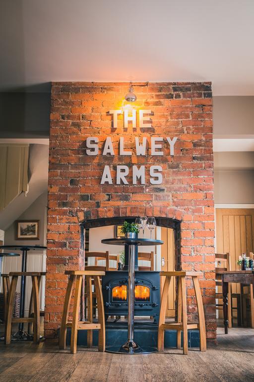 Отель The Salwey Arms Лудлоу Экстерьер фото
